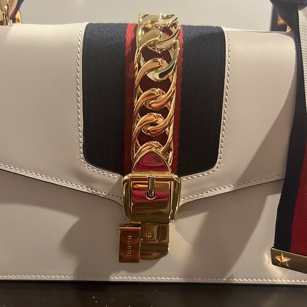 Gucci Sylvie handbag - Picture 7 of 16